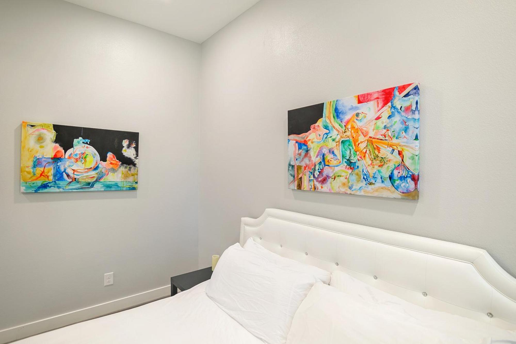 Montrose Guesthouse Suites By Dunyha Houston Exterior photo