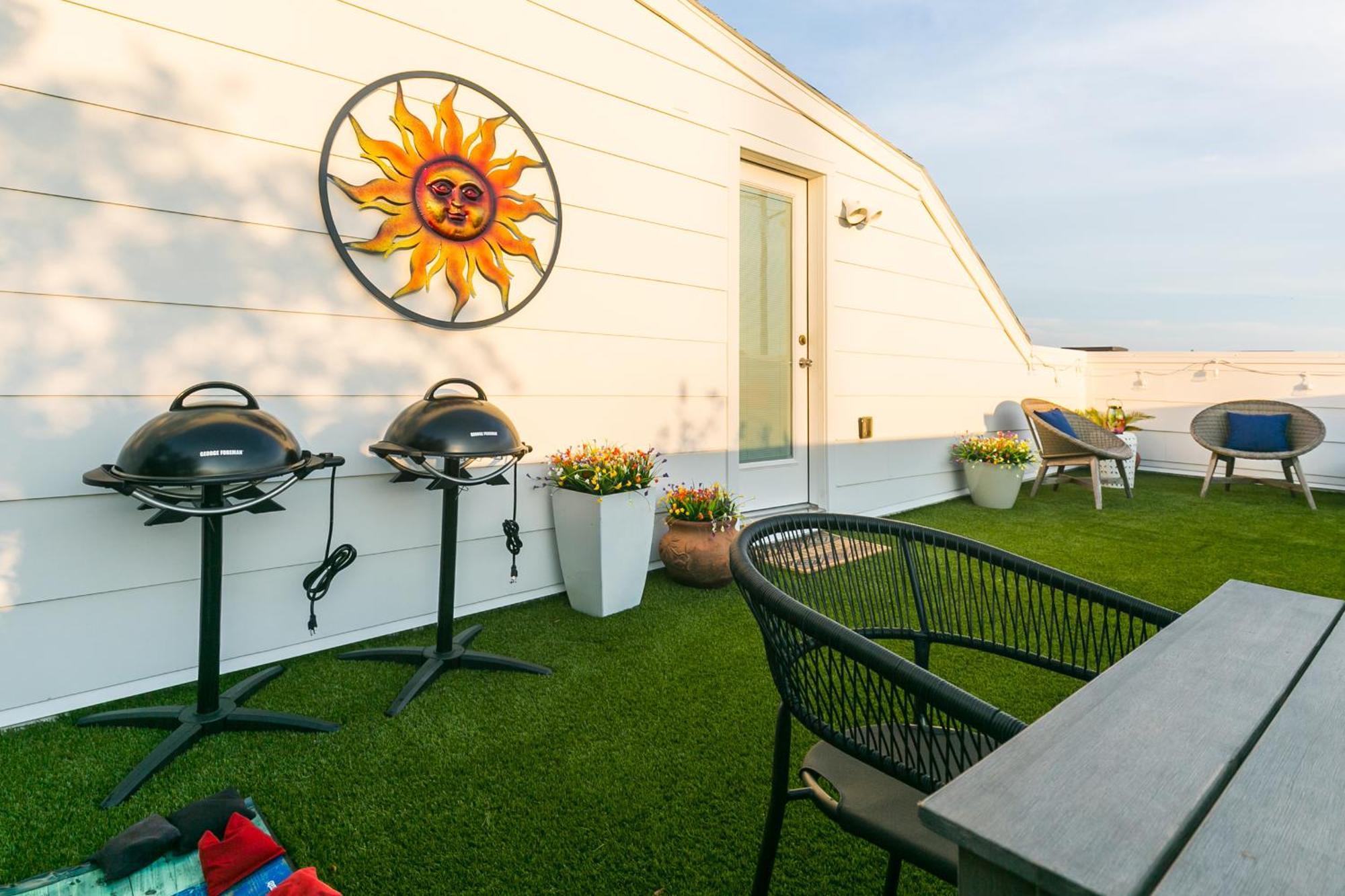 Montrose Guesthouse Suites By Dunyha Houston Exterior photo