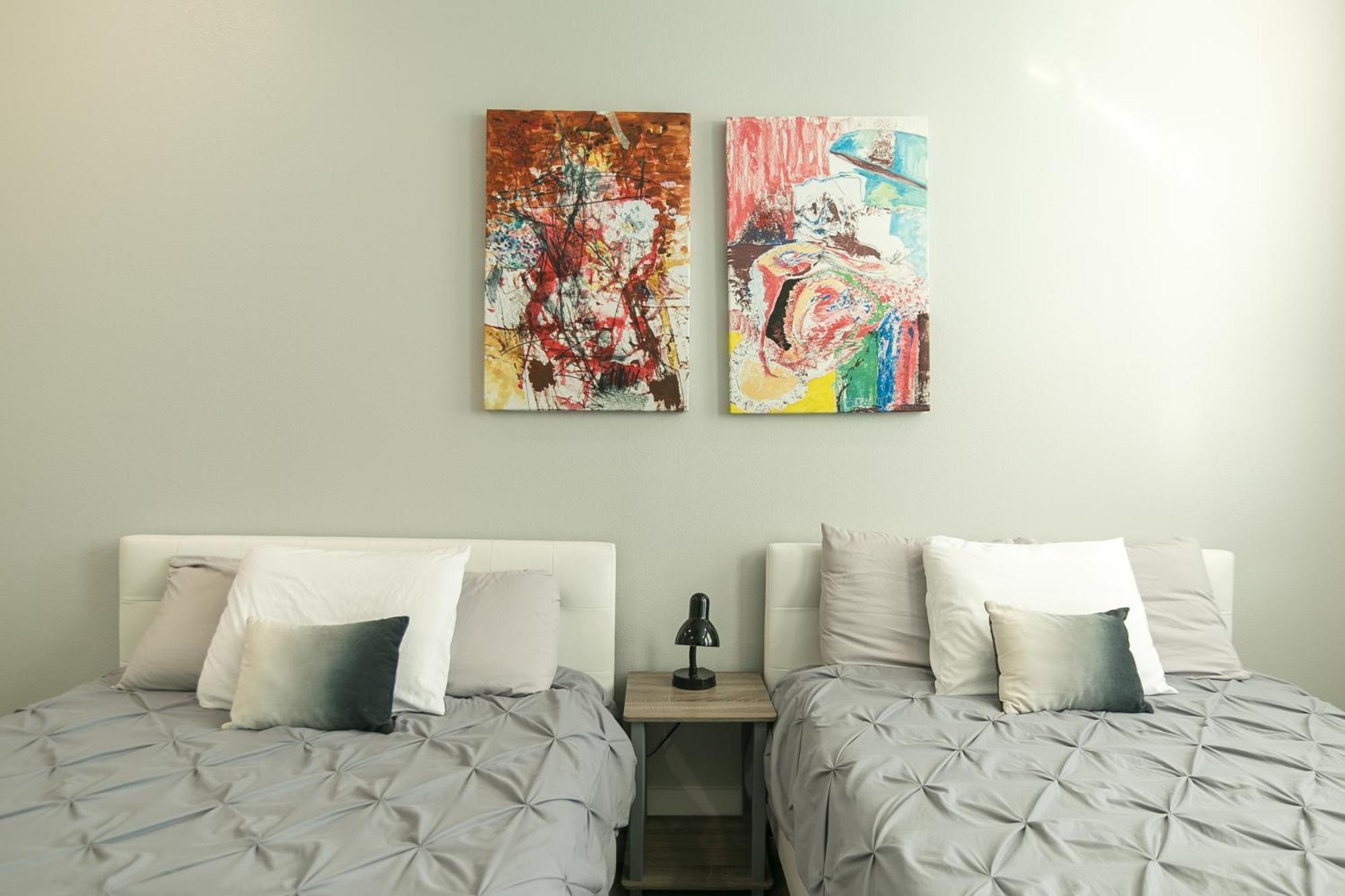 Montrose Guesthouse Suites By Dunyha Houston Exterior photo